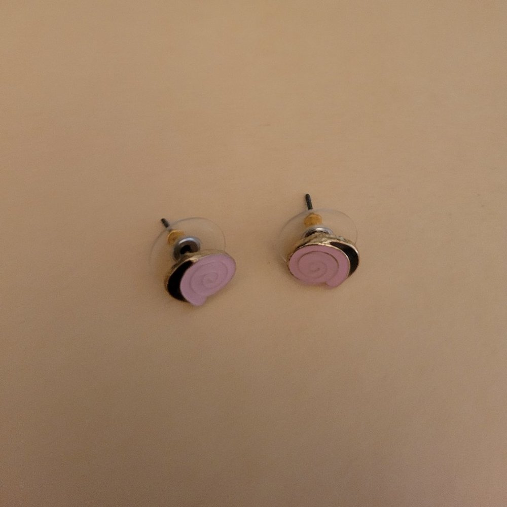 Francesca's Mini Snail Earrings